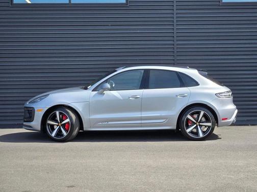 Dolomite Silver Metallic 2026 Porsche Macan Macan GTS