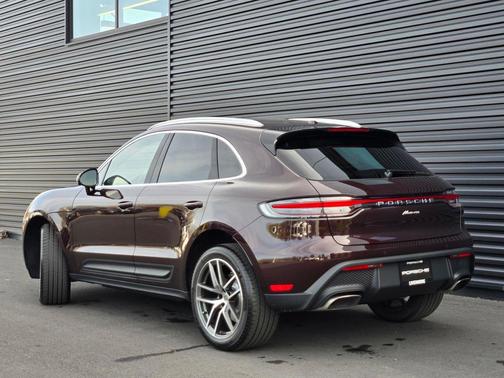Ruby Metallic 2026 Porsche Macan Macan