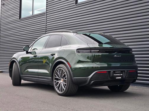 Green Metallic 2026 Porsche Macan Macan Electric 4