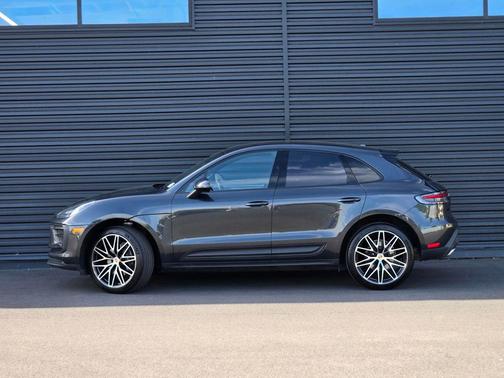 Volcano Grey Metallic 2025 Porsche Macan Macan