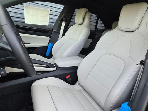 Black 2026 Porsche Macan Macan Electric 4