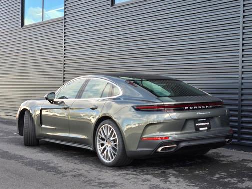 Green Metallic 2026 Porsche Panamera 4