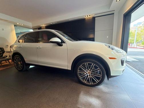 White 2016 Porsche Cayenne Cayenne