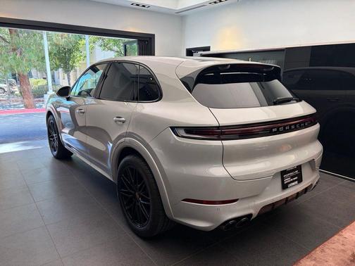 Chalk 2026 Porsche Cayenne S