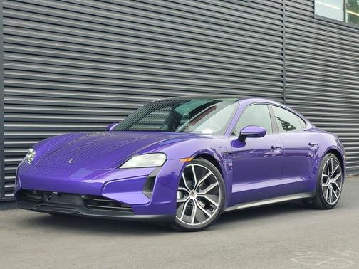 Sky 2025 Porsche Taycan Turbo