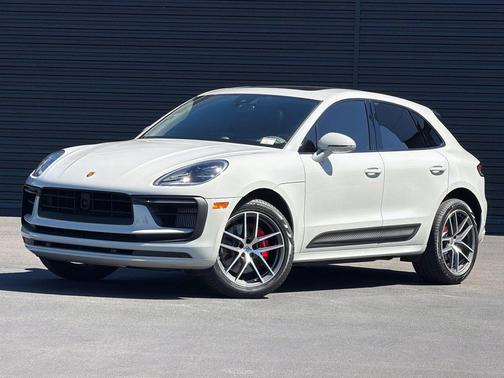 Chalk 2023 Porsche Macan Macan