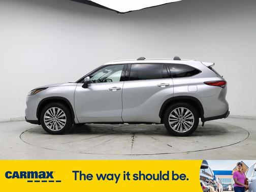 2023 Toyota Highlander Hybrid Platinum