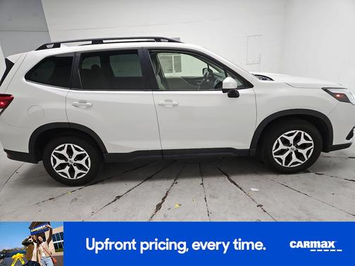 White 2022 Subaru Forester Premium