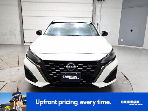 White 2023 Nissan Altima SR