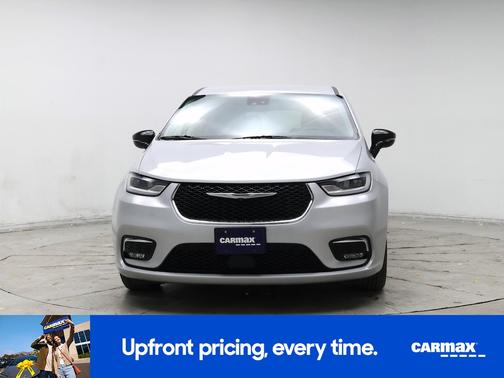 Silver 2024 Chrysler Pacifica Touring L