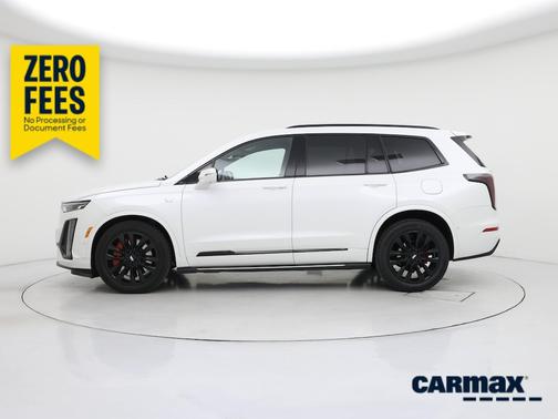 White 2023 Cadillac XT6 Sport