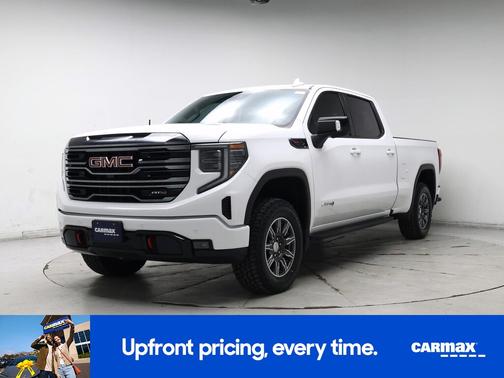 White 2024 GMC Sierra 1500 AT4
