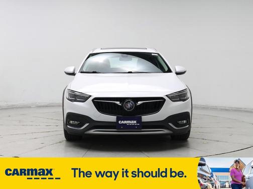 2018 Buick Regal TourX Essence