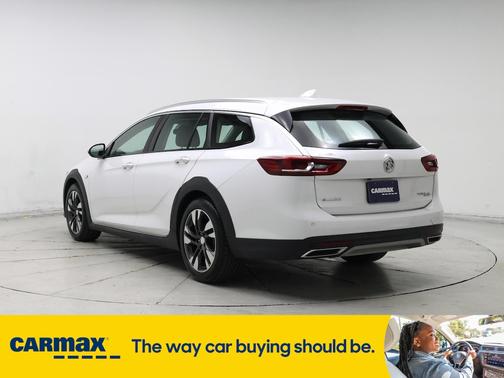 2018 Buick Regal TourX Essence