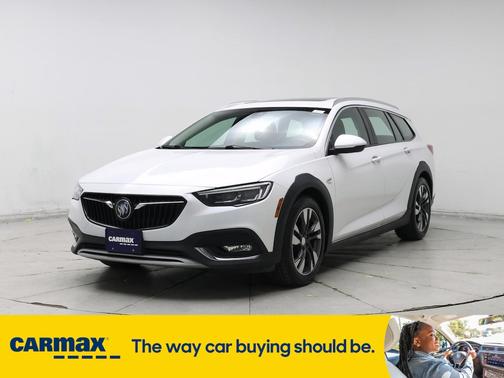 2018 Buick Regal TourX Essence