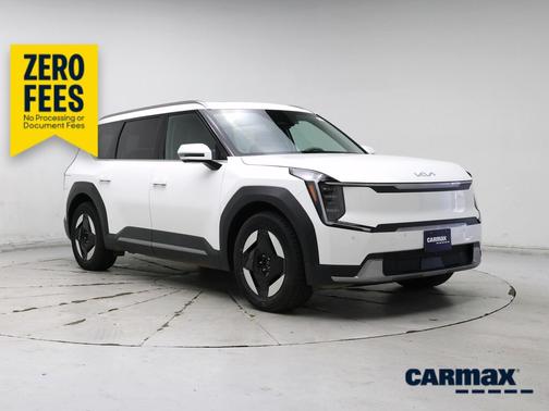 White 2024 Kia EV9 Wind