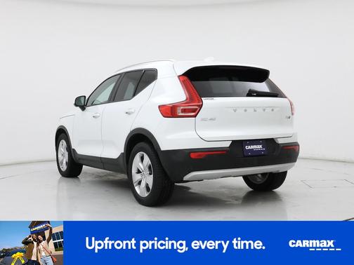 2021 Volvo XC40 T5 Momentum