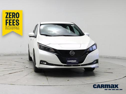 White 2024 Nissan Leaf SV Plus