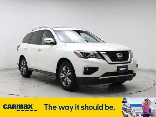 2017 Nissan Pathfinder SL