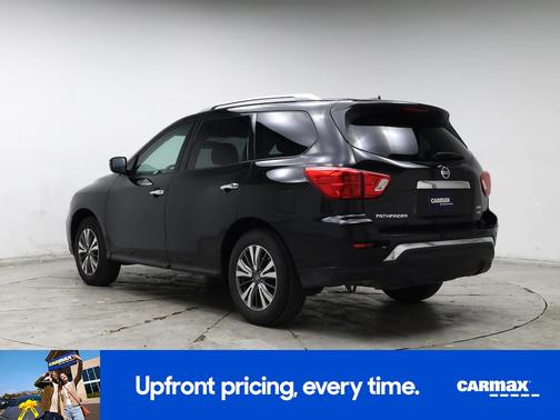 2017 Nissan Pathfinder SV