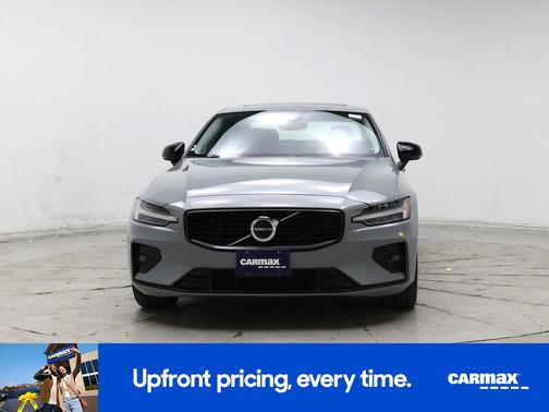 2024 Volvo S60 B5 Core Dark Theme