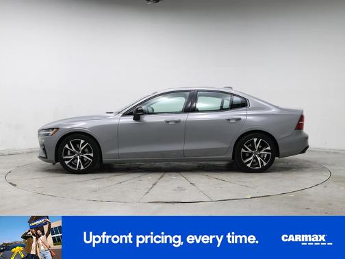 2024 Volvo S60 B5 Core Dark Theme