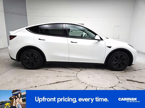 White 2025 Tesla Model Y Long Range
