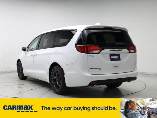 2020 Chrysler Pacifica Touring