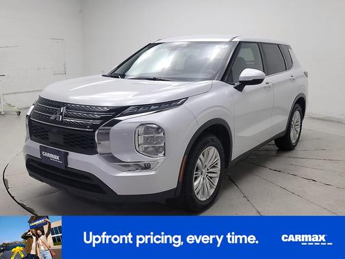 2022 Mitsubishi Outlander ES