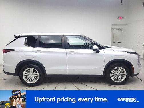 2022 Mitsubishi Outlander ES