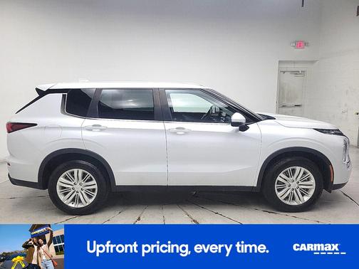 2022 Mitsubishi Outlander ES