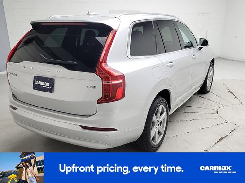 2022 Volvo XC90 T5 Momentum