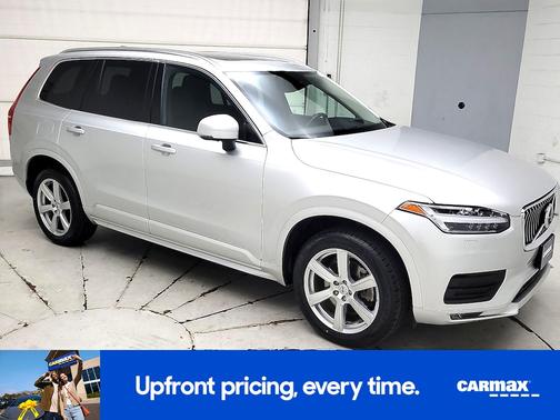 2022 Volvo XC90 T5 Momentum