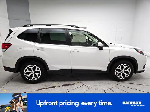White 2023 Subaru Forester Premium
