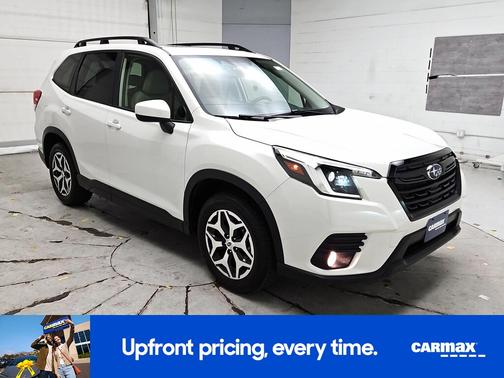 White 2023 Subaru Forester Premium