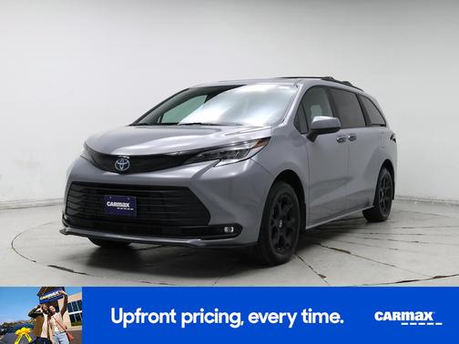 2025 Toyota Sienna Woodland Edition