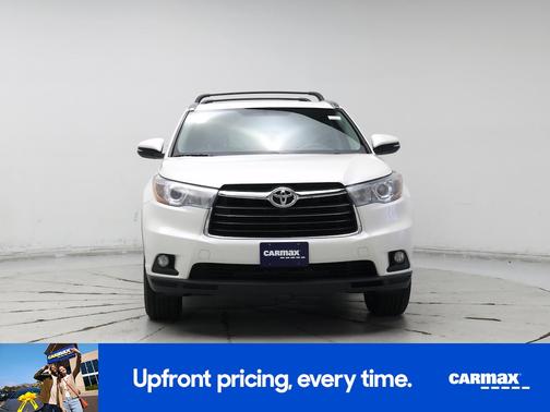 White 2016 Toyota Highlander XLE