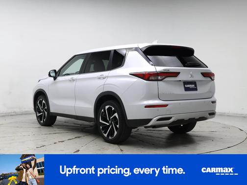 Gray 2024 Mitsubishi Outlander SE