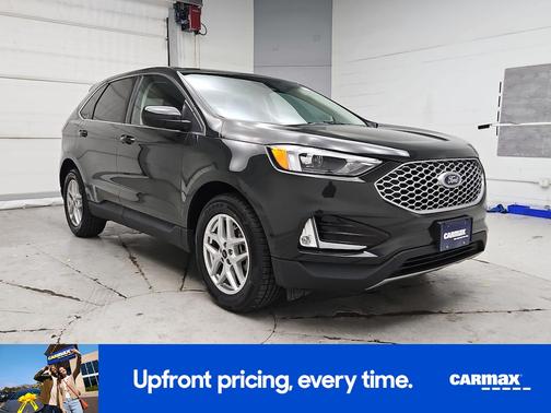 Green 2023 Ford Edge SEL