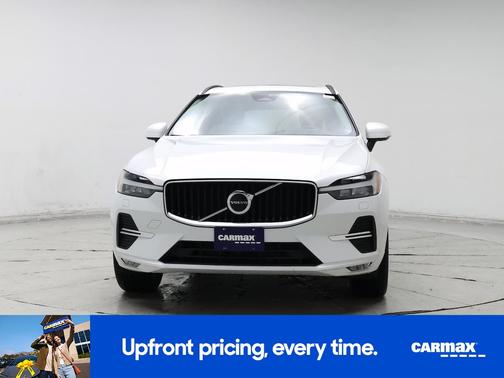 2022 Volvo XC60 B5 Momentum