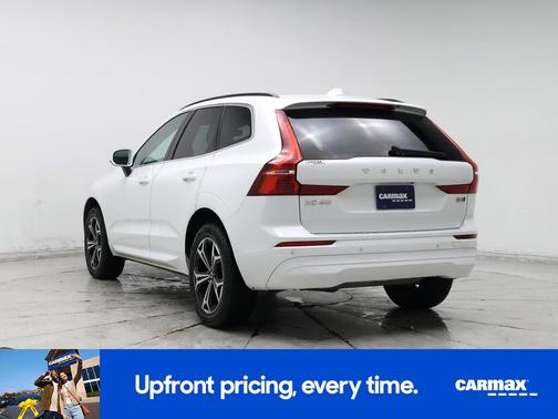 2022 Volvo XC60 B5 Momentum