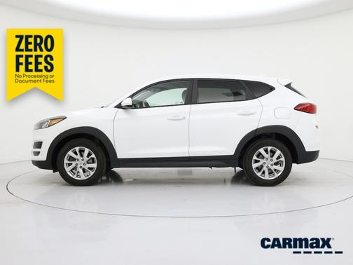 White 2020 Hyundai TUCSON SE