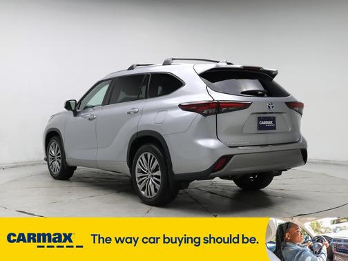 2024 Toyota Highlander Hybrid Platinum