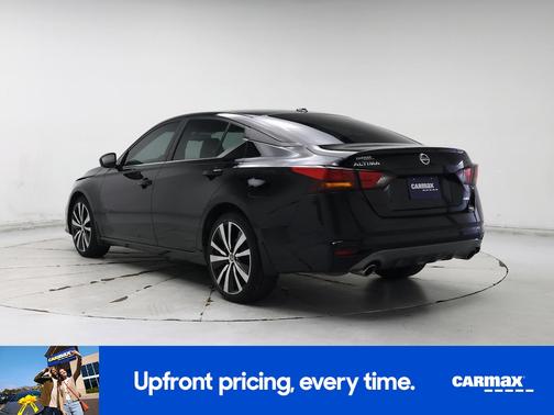 Black 2019 Nissan Altima SR