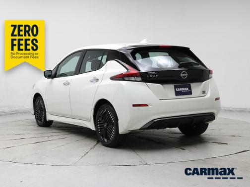 White 2024 Nissan Leaf SV Plus