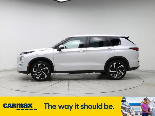 2023 Mitsubishi Outlander SE