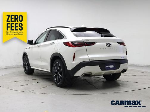 White 2023 INFINITI QX55 Luxe