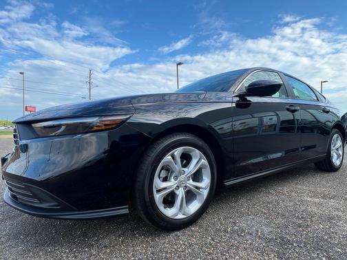 2025 Honda Accord LX 1.5T