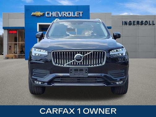 2022 Volvo XC90 T6 Momentum