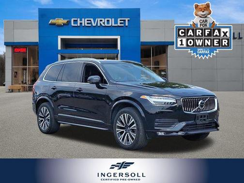 2022 Volvo XC90 T6 Momentum